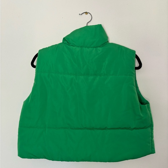 NWOT Green puffer vest - Picture 3 of 3